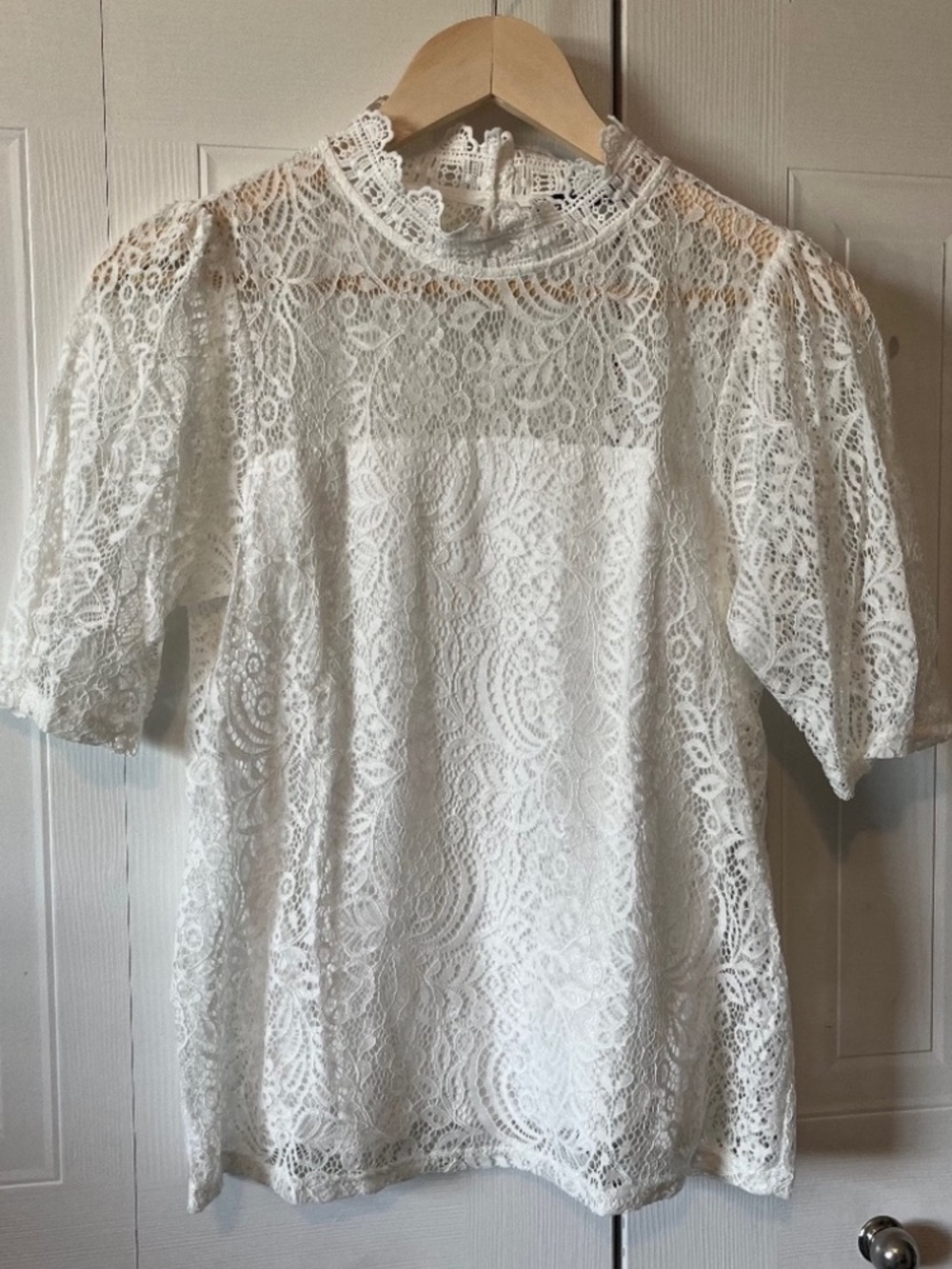 Cable & Gauge White Lace Mock Neck Top